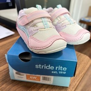 Stride Rite 6W Kylo Sneakers